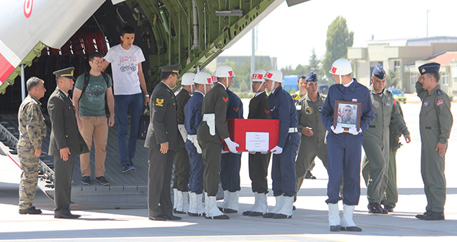 sehit-huseyin-kavalbacakin-cenazesi-konyaya-getirildi-3