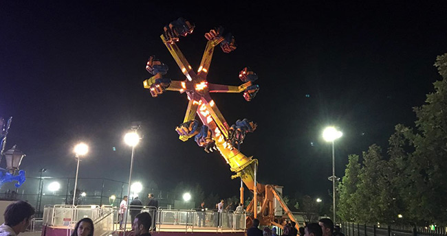 konyadaki-lunaparkta-eglence-aracinda-mahsur-kaldilar-2