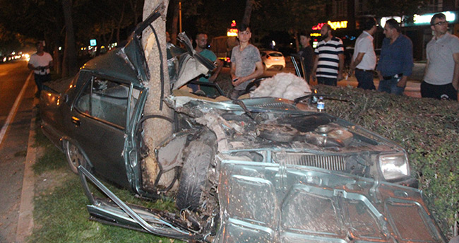 konyada-feci-kaza-hurdaya-donen-otomobilden-sag-cikti-3