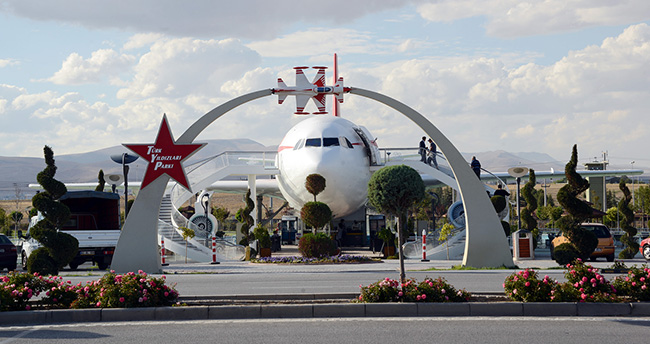 konyada-ucak-restoran-kafe-hizmete-girdi-4