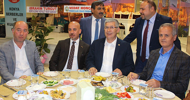 konya-berberler-kuaforler-odasi-uyeleri-kahvaltida-bir-araya-geldi