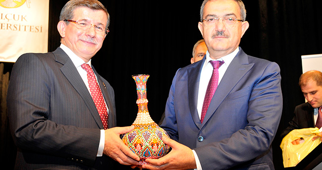 prof-dr-davutoglu-selcuk-universitesinde-4