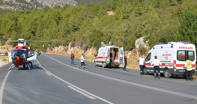 konya-antalya-yolunda-yolcu-otobusu-ile-otomobil-carpisti-3-olu-2-yarali-2