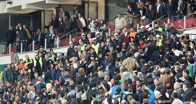 atiker-konyaspor-fenerbahce-macinda-tribun-karisti