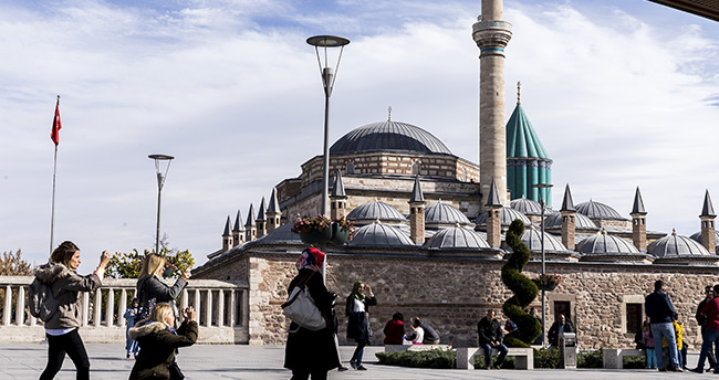 mevlana-muzesi-turistlerin-gozdesi-oldu-6